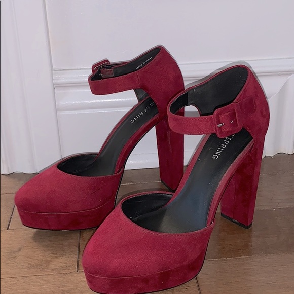 Call it spring red suede platform heels size 7.5 - Picture 3 of 3